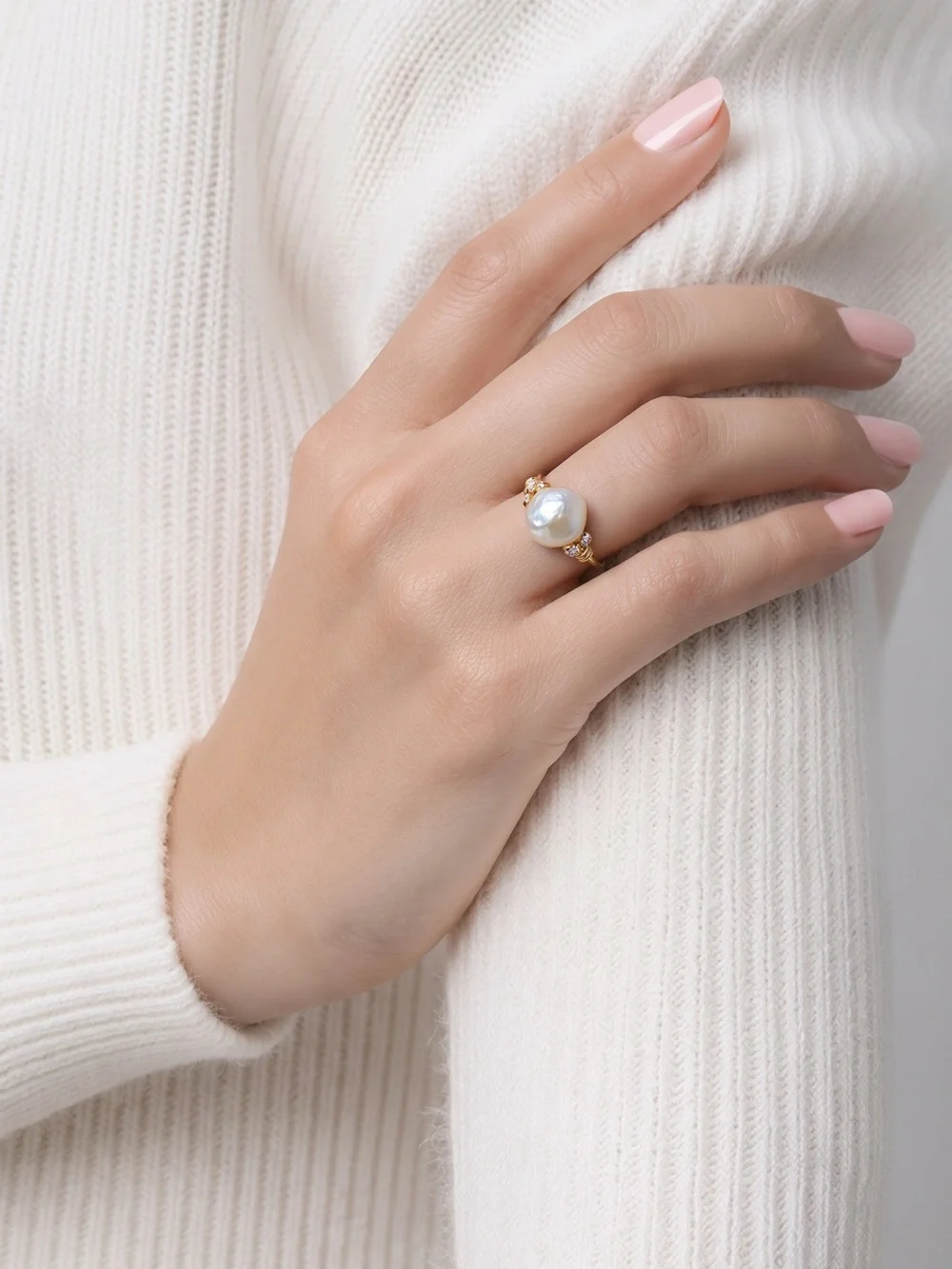 Gold Pearl Statement Ring - Elegant White Pearl Accent☑️